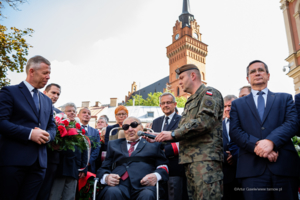 Rocznica powstania Polskiego Państwa Podziemnego oraz odsłonięcie pamiątkowej tablicy Antoniego Gładysza